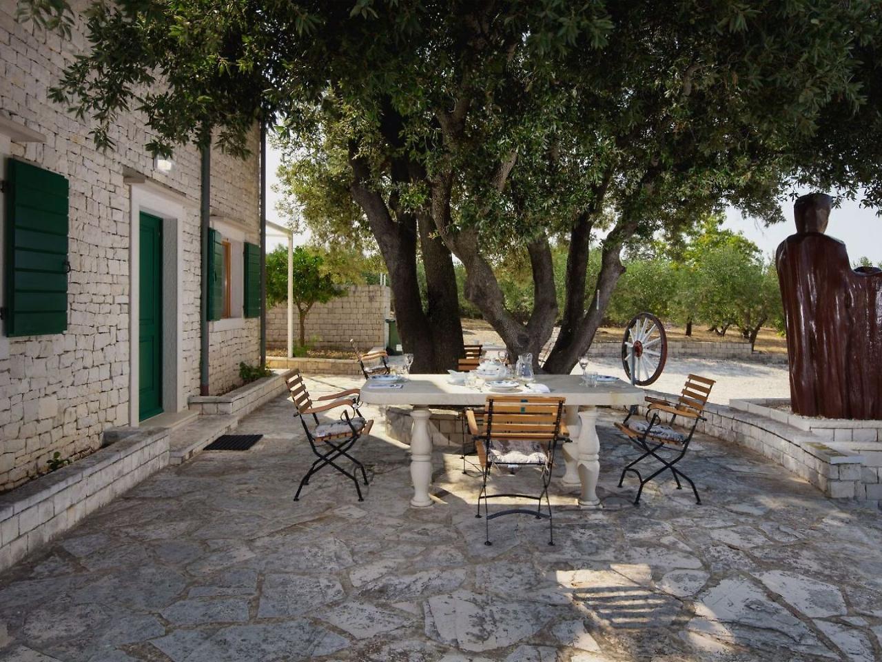 Villa Dubrava Tranquil Retreat Nestled In An Olive Grove For Serene Escapes Pucisca Εξωτερικό φωτογραφία