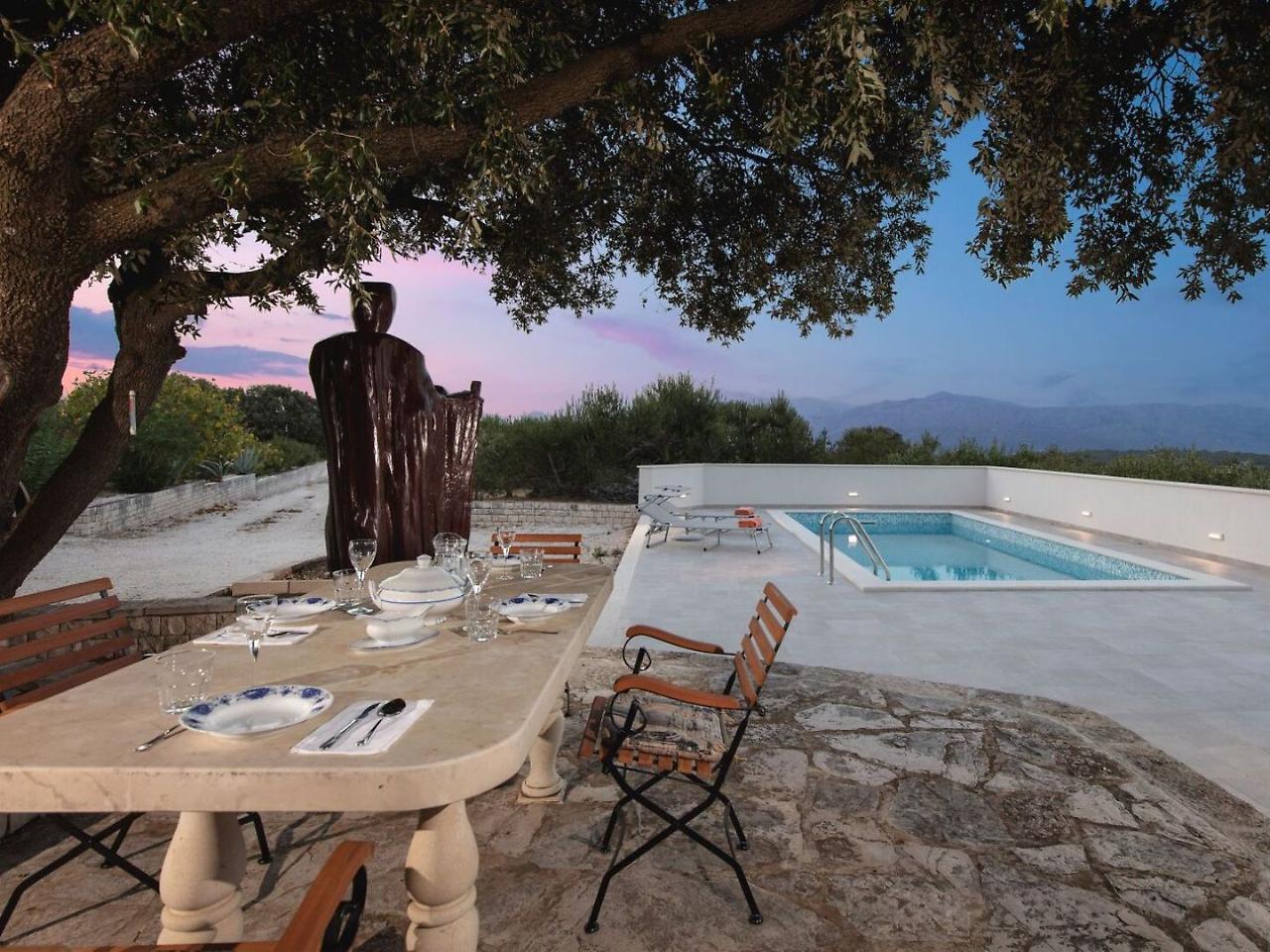 Villa Dubrava Tranquil Retreat Nestled In An Olive Grove For Serene Escapes Pucisca Εξωτερικό φωτογραφία